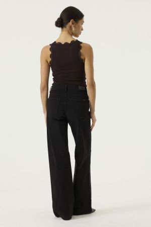 Hazel Bloom 447