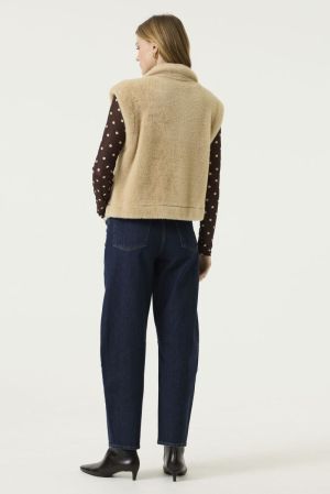 Winter Camel 49